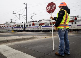 US Traffic Control - Railway Traffic Control Flaggers RWIC Services